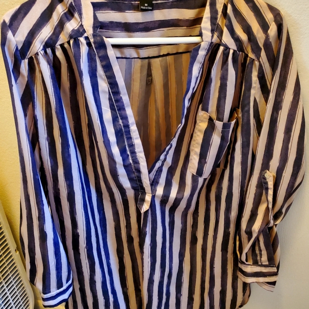 Womens cute striped blouse 100% Polyester. Size Medium